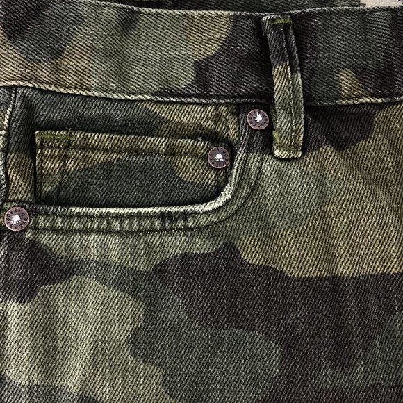 FREE PEOPLE We the Free Camo Combo Distressed Raw Hem Cutoffs Size 24 - Picture 8 of 16